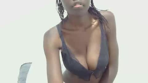Snapshot of leylani69 chatting on May 2026 04:07:02 AM laylani69 online show from May 2026 04:07:02 AM