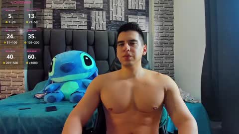 L E Y T O N online show from December 2024 08:04:02 PM