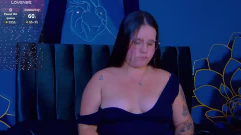 Snapshot of lia_avalon chatting on May 2026 11:38:01 AM Lia Avalon online show from May 2026 11:38:01 AM