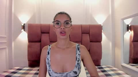 Snapshot of lia_girl2 chatting on January 2025 04:06:01 AM Lia online show from January 2025 04:06:01 AM