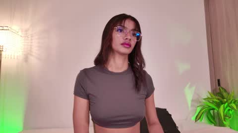 Snapshot of lia_girl2 chatting on May 2026 04:50:02 AM Lia online show from May 2026 04:50:02 AM