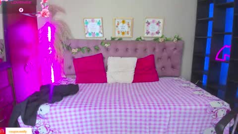 lia online show from September 2025 08:02:01 PM