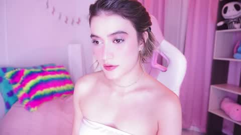 Snapshot of lia_mackenzie chatting on May 2026 01:01:02 AM liaa online show from May 2026 01:01:02 AM