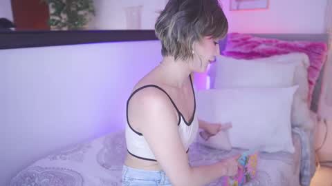 Snapshot of lia_mackenzie chatting on May 2026 05:09:02 PM liaa online show from May 2026 05:09:02 PM