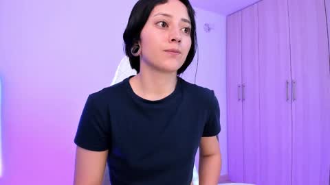 Little Queen Lia  online show from February 2025 11:11:02 PM