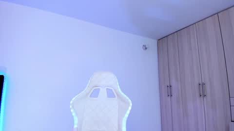 Little Queen Lia  online show from March 2025 03:19:01 AM