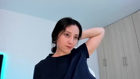 Little Queen Lia  online show from March 2025 10:54:01 PM