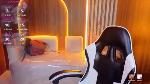Snapshot of lia_queen_tx chatting on May 2026 02:42:02 AM Online 1400 - 2100 online show from May 2026 02:42:02 AM