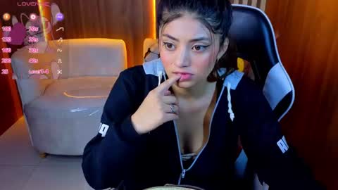 Snapshot of lia_queen_tx chatting on July 2026 03:12:01 AM Online 1400 - 2100 online show from July 2026 03:12:01 AM