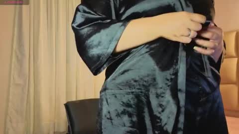 Lia online show from April 2026 07:29:02 PM