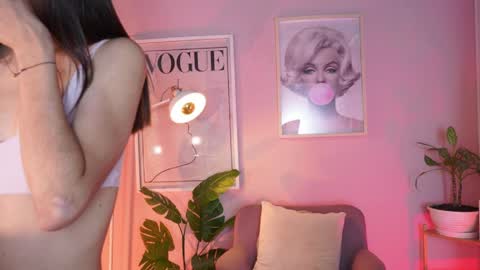 Lia  online show from April 2026 12:14:01 PM