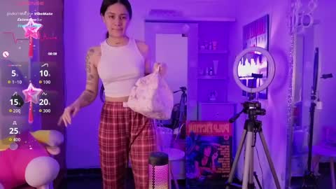 Snapshot of liabutera chatting on April 2026 10:42:02 PM Lia Butera online show from April 2026 10:42:02 PM