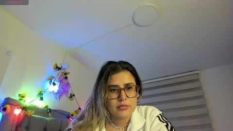 Lia  online show from February 2026 04:30:01 AM