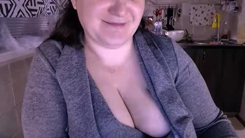 miss Lia  colection for travel online show from October 2025 03:40:01 AM