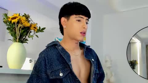 Liam online show from October 2025 08:15:02 PM