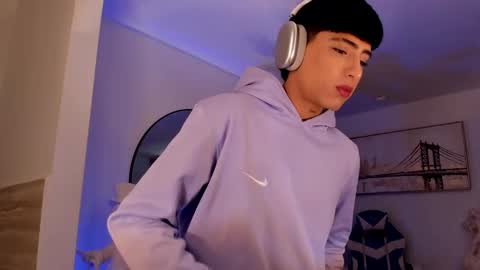 Liam online show from October 2025 05:39:01 PM