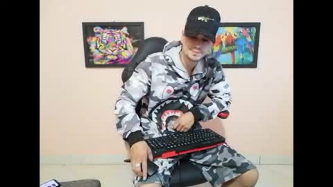 Andres online show from October 2025 09:57:02 PM