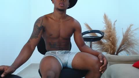 liam_bolt online show from April 2026 10:29:01 PM