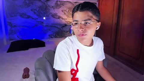 Snapshot of liam_dustin chatting on May 2026 09:31:01 PM Liam online show from May 2026 09:31:01 PM