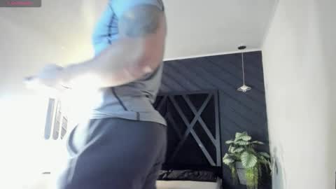 LIAM KLEIN online show from November 2025 11:09:02 AM