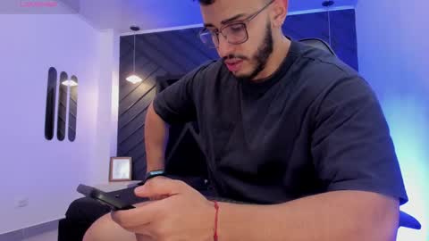 LIAM KLEIN online show from November 2025 01:48:01 PM