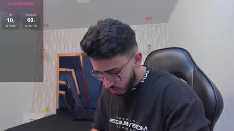 LIAM KLEIN online show from December 2025 11:29:01 AM