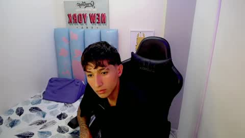 Snapshot of liam_play chatting on May 2026 02:50:01 AM LIAM online show from May 2026 02:50:01 AM