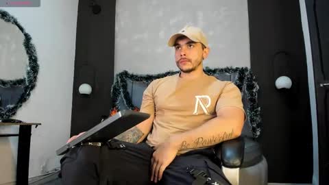 Liam online show from December 2025 10:39:02 PM