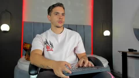 Liam online show from April 2026 06:53:02 PM