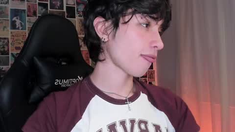 Snapshot of liamelf chatting on December 2024 07:08:01 AM Liam online show from December 2024 07:08:01 AM