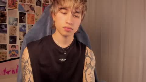 Snapshot of liamelf chatting on June 2026 06:20:01 AM Liam online show from June 2026 06:20:01 AM