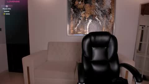 Liam online show from October 2025 04:21:01 AM