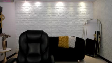 Liam online show from November 2025 03:40:02 AM