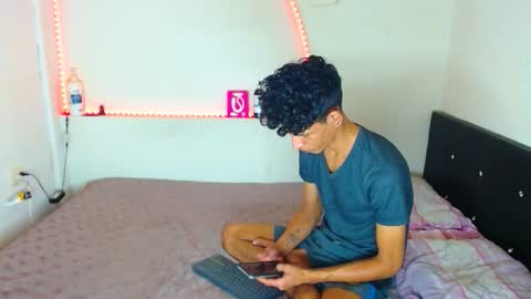 Snapshot of liammendoza98 chatting on January 2026 12:20:01 PM LIAM KAI online show from January 2026 12:20:01 PM