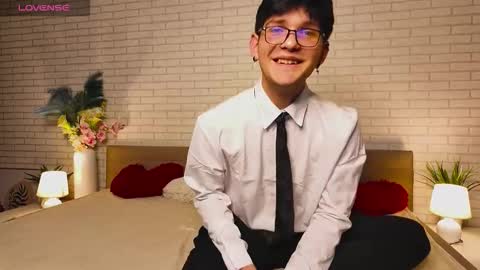 Snapshot of liamrivers chatting on November 2025 02:27:01 PM liamrivers online show from November 2025 02:27:01 PM