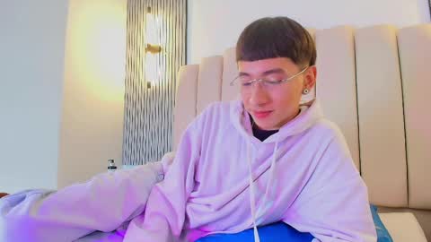 lian_cameron online show from April 2026 04:04:01 AM