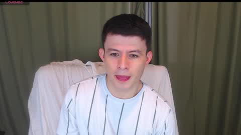 lian_eathan online show from November 2025 05:44:01 PM