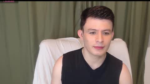 lian_eathan online show from November 2025 09:47:01 PM