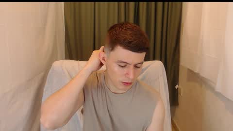 lian_eathan online show from November 2025 06:00:02 PM