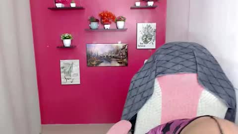 Snapshot of liane_mei chatting on April 2026 12:07:02 PM Liane online show from April 2026 12:07:02 PM