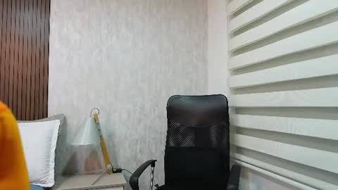Snapshot of lianjones9 chatting on June 2026 05:04:01 PM lianjones9 online show from June 2026 05:04:01 PM