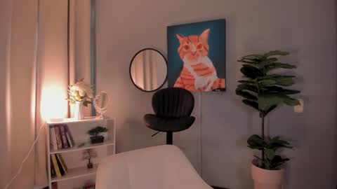 Lia online show from November 2025 12:26:01 PM