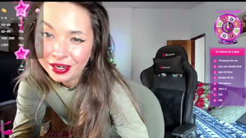 LiaQuinn online show from January 2025 12:29:01 PM