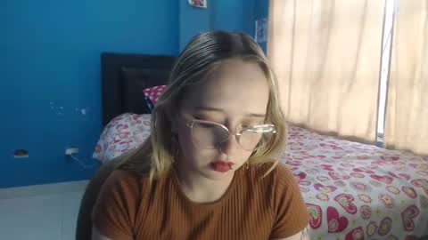 Lia Roberts online show from December 2025 12:14:02 PM