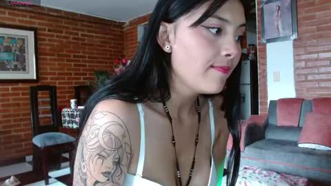 Snapshot of liarouse04 chatting on February 2026 01:04:01 PM Liarouse04 online show from February 2026 01:04:01 PM