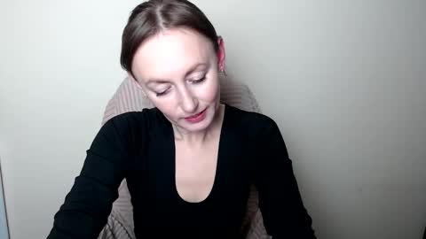 Lia online show from March 2026 02:21:01 PM