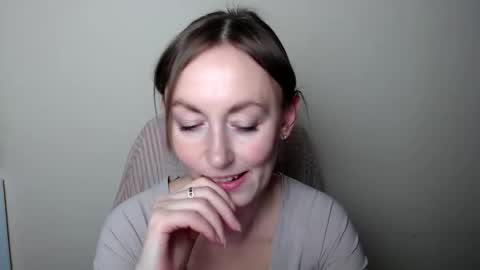 Lia online show from March 2026 01:27:01 PM