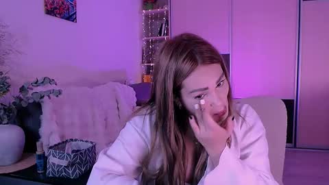 libra_mia online show from September 2025 06:48:02 AM