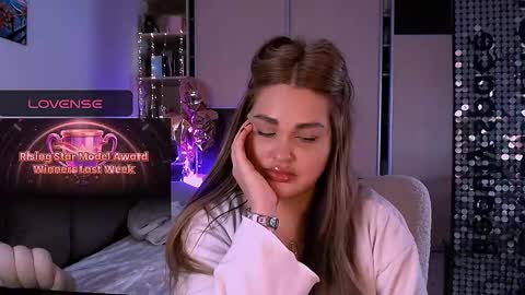 libra_mia online show from December 2025 10:26:01 PM