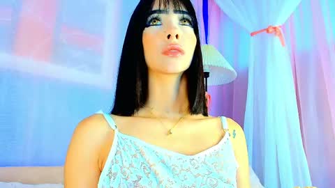 Valentina Hall online show from April 2026 11:47:02 AM